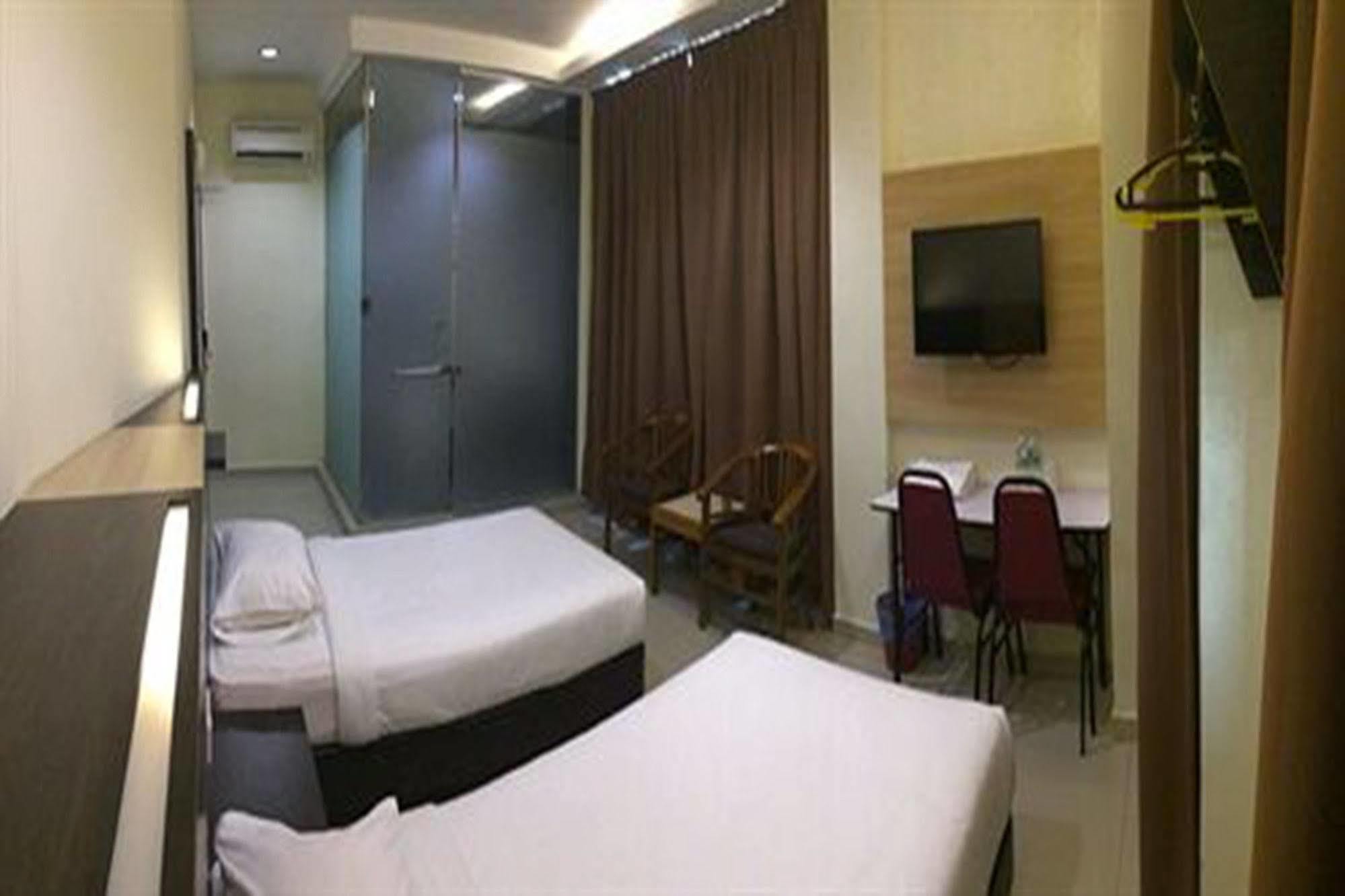 Hotel Centre Point Tampin Malacca Exterior foto