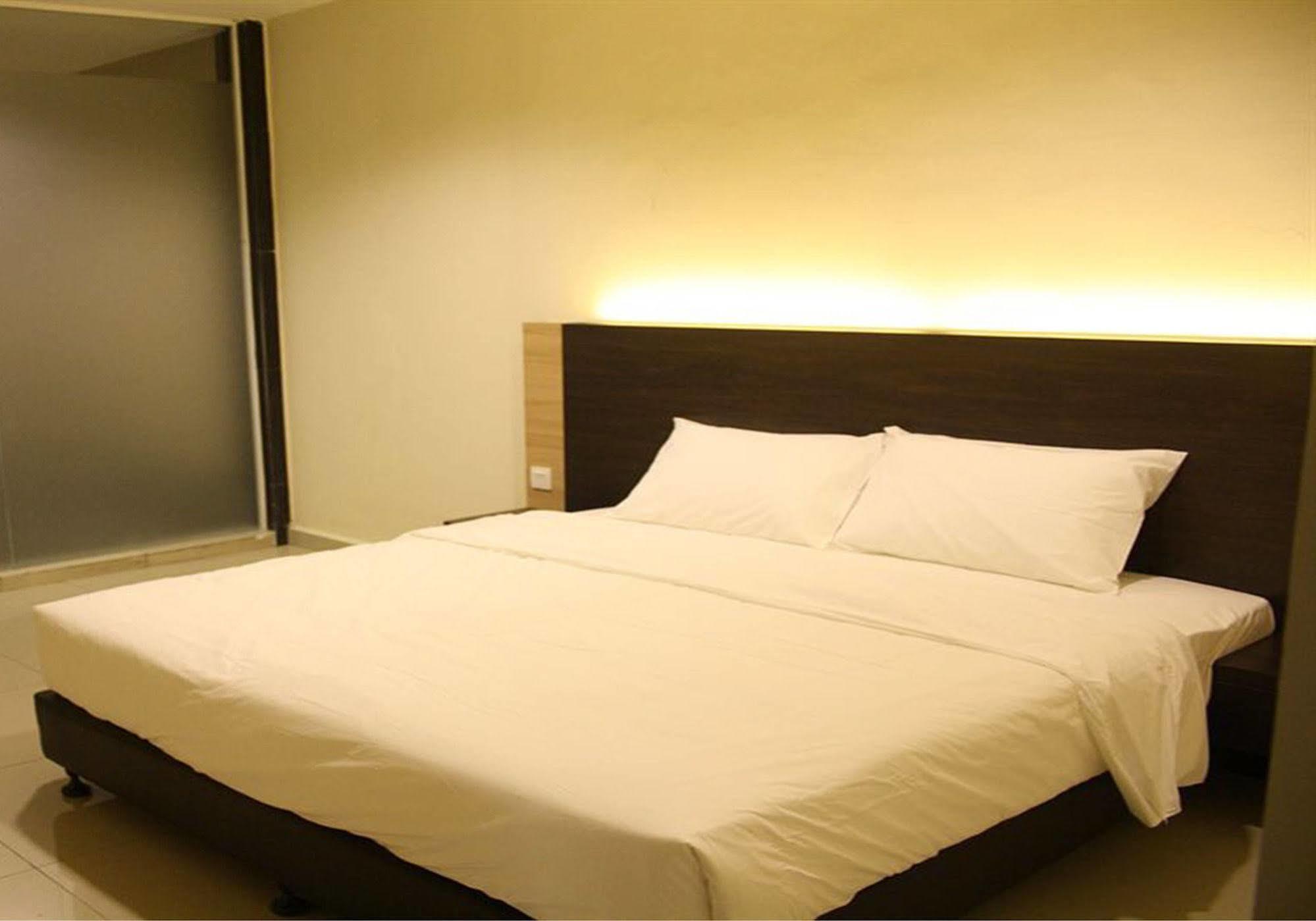 Hotel Centre Point Tampin Malacca Exterior foto