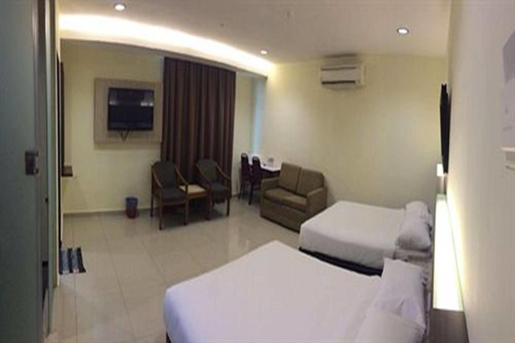 Hotel Centre Point Tampin Malacca Exterior foto