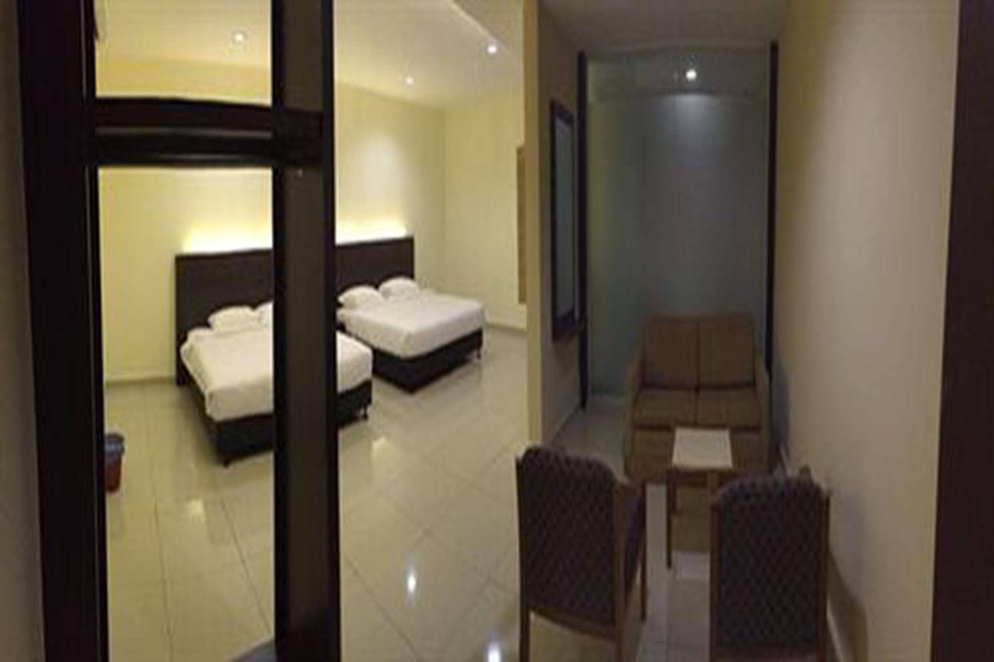 Hotel Centre Point Tampin Malacca Exterior foto