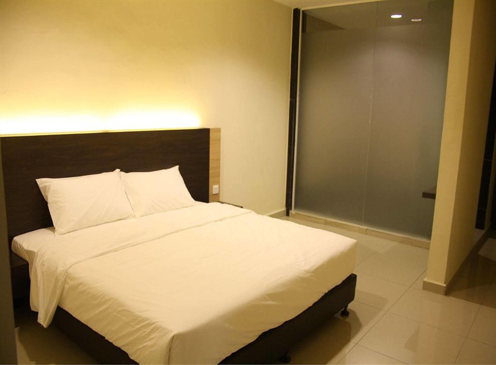 Hotel Centre Point Tampin Malacca Exterior foto