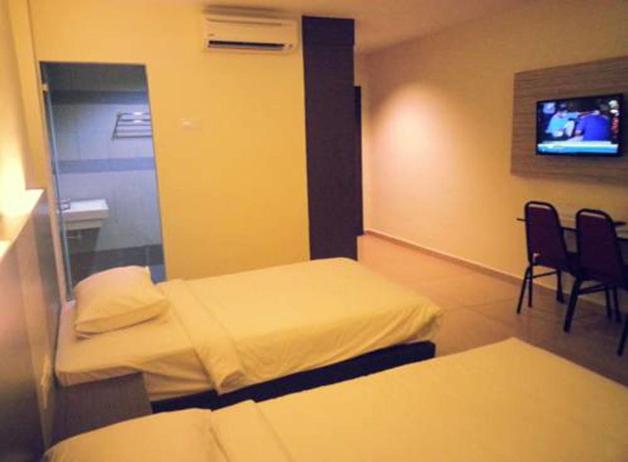 Hotel Centre Point Tampin Malacca Exterior foto