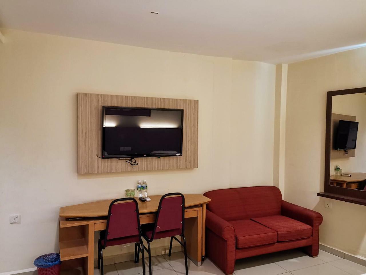 Hotel Centre Point Tampin Malacca Exterior foto