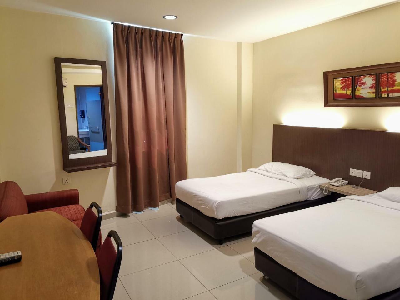 Hotel Centre Point Tampin Malacca Exterior foto